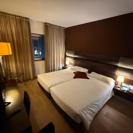 מלון Carqueijais - Serra Da Estrela קוביליה